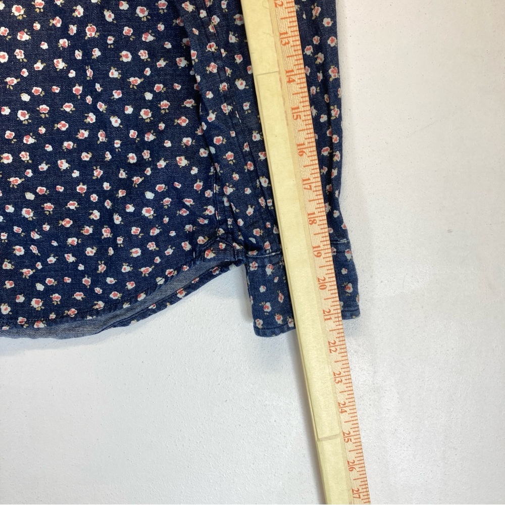 UNIQLO Shirt Women Blue Denim Cotton Red Floral Button Front S Casual Pocket - Picture 8 of 15